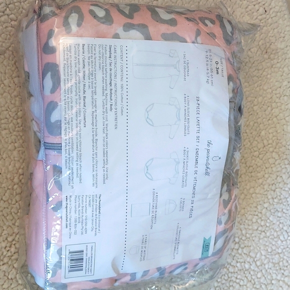 The Peanutshell 23 pcs Layette set - Picture 1 of 7